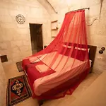 Tafana Cave & Stone