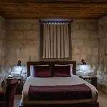 Tafana Cave & Stone 4*