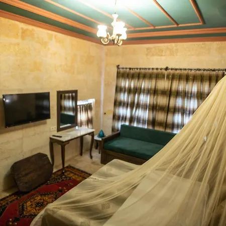 فندق مبيت وإفطار Tafana Cave & Stone 4*