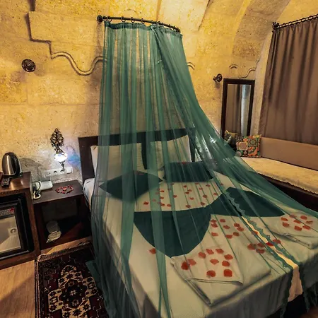 Tafana Cave & Stone Bed & Breakfast