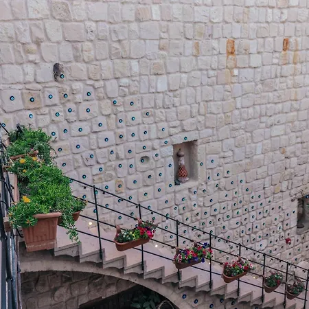 Tafana Cave & Stone 4*