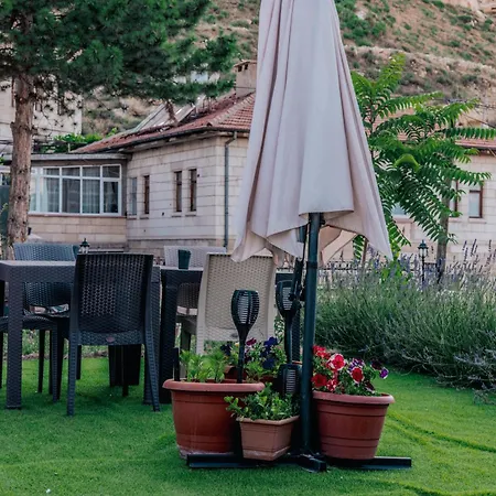 Tafana Cave & Stone 住宿加早餐酒店 于尔居普