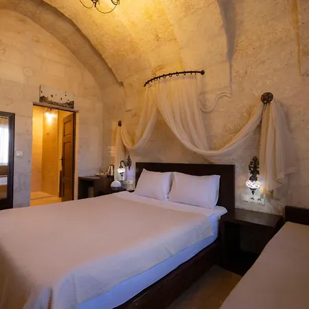 فندق مبيت وإفطار Tafana Cave & Stone أوروغوبْ