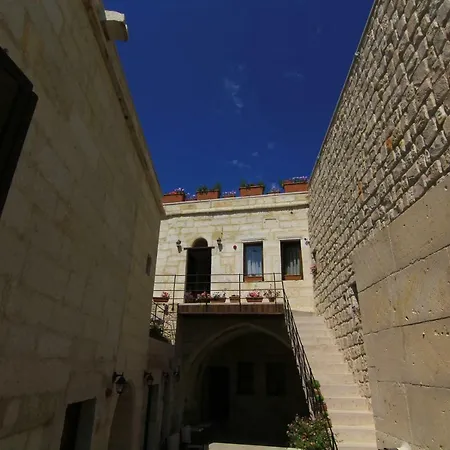 Tafana Cave & Stone 于尔居普