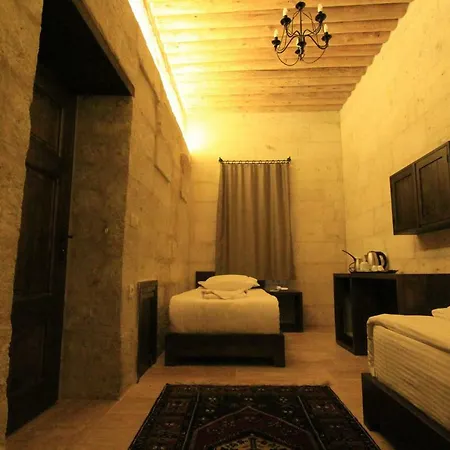 فندق مبيت وإفطار Tafana Cave & Stone 4*