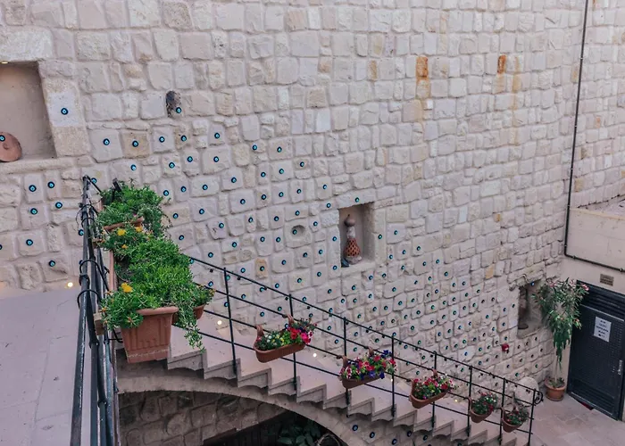 Tafana Cave & Stone 4*