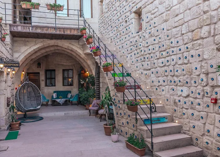 Tafana Cave & Stone Bed & Breakfast